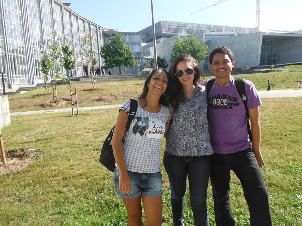 Jéssyca, Thaysa e Marcus Vinicius ~alunos do curso de Oceanografia UFC